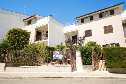 Foto Villa a schiera in Viale Italia  5, Palo del Colle Centro di 170 m²