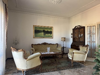 Foto Appartamento a Cecina Cecina Centro di 150 m² con 6 locali in vendita