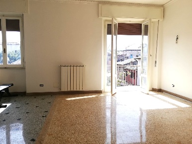 Foto Appartamento in via del leone, Terni Centro Storico di 125 m²