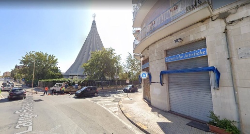 Foto Negozio in VIALE TEOCRITO 73-75 VIA DEL SANTUARIO 5/7, Siracusa