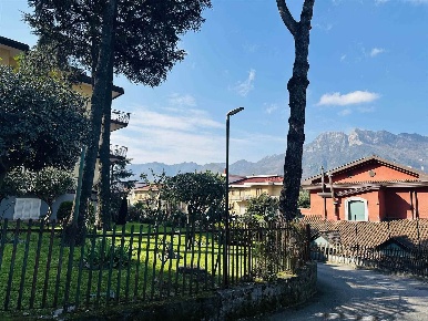 Foto Magazzino in via e de filippis, Cava de' Tirreni Centro di 200 m²