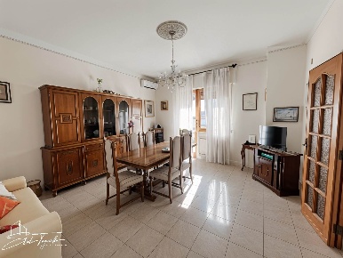 Foto Appartamento in Via Orsini 1, Palagiano di 112 m² con 4 locali