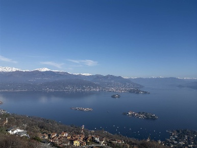 Foto Villa bifamiliare in Via Barberis annovati, Stresa Levo di 207 m²