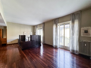 Foto Appartamento in Via Giuseppe Mazzini  7, Busto Arsizio di 136 m²