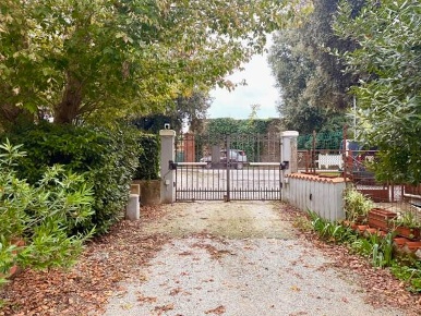 Foto Villa a schiera in Via del Pelago, Pistoia Centro Storico di 160 m²