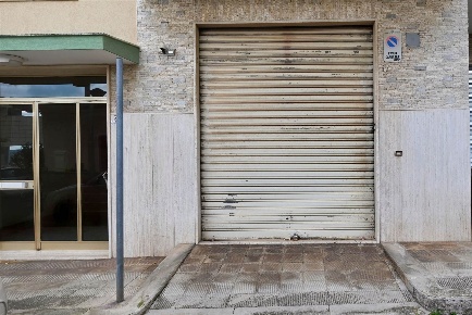 Foto Garage in Via Fratelli Bandiera 32, Putignano di 59 m² con 1 locali