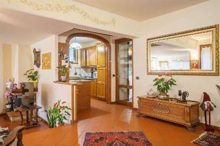 Foto Villa unifamiliare a Montecatini-Terme di 158 m² con 10 locali