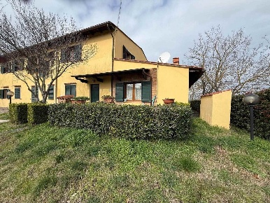 Foto Appartamento a Santa Luce di 160 m² con 8 locali in vendita