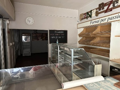 Foto Alimentari in Via Sarti, Sesto Fiorentino Centro di 200 m² in affitto