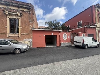 Foto Garage a Mascalucia Centro di 13 m² con 1 locali in vendita
