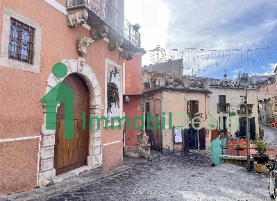 Foto Appartamento a Pignola Centro di 106 m² con 5 locali in vendita