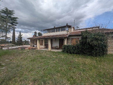 Foto Villa unifamiliare a Impruneta Centro di 380 m² con 9 locali