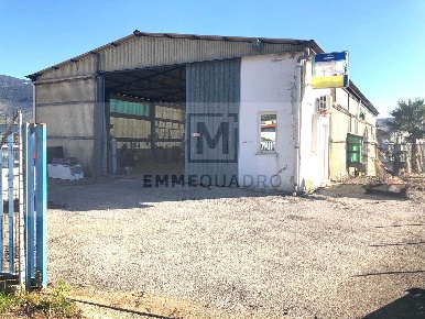 Foto Laboratorio in via Croce San Silviano, Terracina di 314 m² in vendita