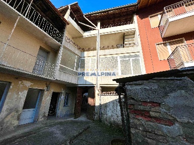Foto Casa indipendente in via san Michele 21, Leffe di 158 m² con 4 locali