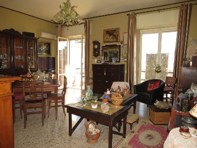 Foto Appartamento in Via dei Servi di Maria 83/85, Siracusa di 126 m²