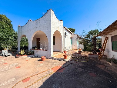 Foto Villa unifamiliare in Via Lago Maggiore 12, Siracusa Fontane Bianche