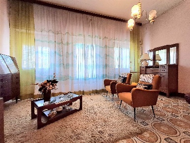 Foto Appartamento a Iglesias Centro di 100 m² con 6 locali in vendita