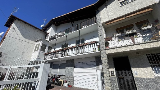 Foto Appartamento in Via Piedo, Tresivio Centro di 124 m² con 6 locali