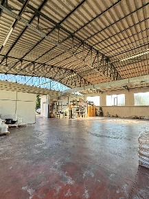 Foto Capannone industriale a Civitanova Marche di 300 m² in vendita