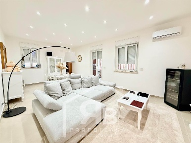 Foto Appartamento in via Cappuccini  325, Palermo Zisa di 120 m² in vendita