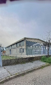 Foto Capannone industriale a Moglia di 420 m² con 2 locali in affitto