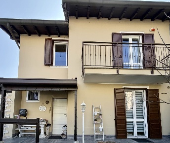 Foto Villa a schiera a Gambolò Centro di 110 m² con 3 locali in vendita