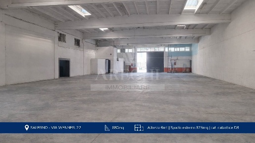 Foto Capannone industriale in Via Wenner  22, Salerno di 680 m² in affitto