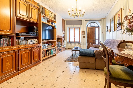 Foto Case semi ndipendenti in Via Gaida 11, Bollengo di 225 m² con 6 locali