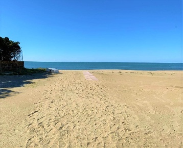 Foto Appartamento in Via Domiziana, Mondragone di 75 m² con 2 locali