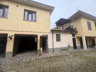 Foto Case semi ndipendenti a Tromello Centro di 75 m² con 2 locali