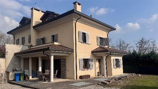 Foto Villa unifamiliare in via vittorio emanuele  13, Triuggio di 170 m²