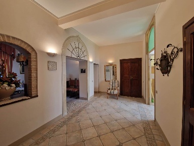 Foto Appartamento a Spoleto Via Flaminia di 141 m² con 6 locali in vendita