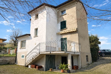 Foto Casa indipendente a Lugagnano Val d'Arda di 160 m² con 5 locali