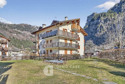 Foto Appartamento in Via Delle Rimembranze  4, Campodolcino Centro di 41 m²