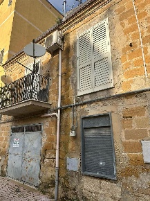 Foto Casa indipendente a Naro di 163 m² con 8 locali in vendita