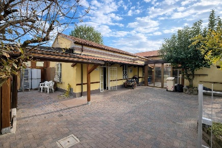 Foto Casa indipendente a Forlì Foro Boario di 90 m² con 6 locali in vendita