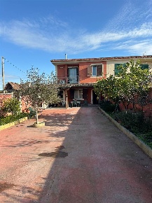 Foto Villa unifamiliare a Castel Volturno Baia Verde di 140 m² con 4 locali