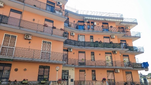 Foto Appartamento in VIA LIBERTA', Aci Catena Centro di 100 m² con 3 locali