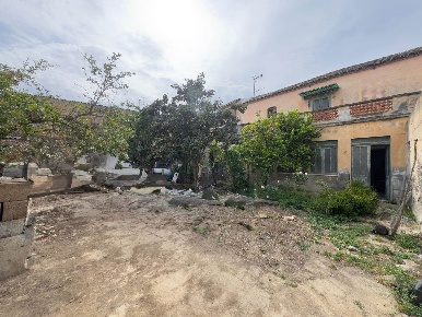 Foto Casa indipendente a Sinnai Castello di 224 m² con 9 locali in vendita