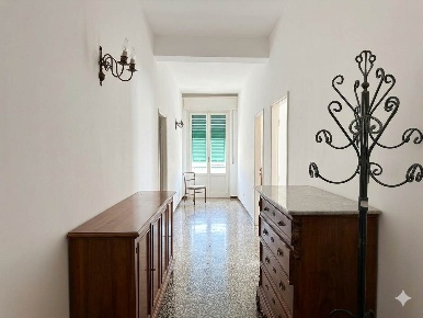 Foto Appartamento a Cecina Cecina Centro di 90 m² con 4 locali in vendita