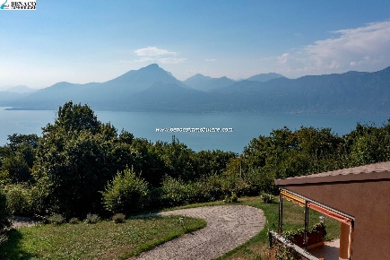 Foto Villa unifamiliare in via Ca' Schena, San Zeno di Montagna San Zeno