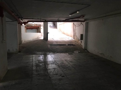 Foto Garage a Palermo Politeama - Ruggiero Settimo di 320 m² con 1 locali