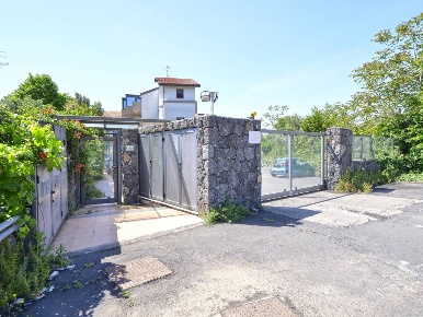 Foto Appartamento in Via Carminello, Valverde di 201 m² con 6 locali