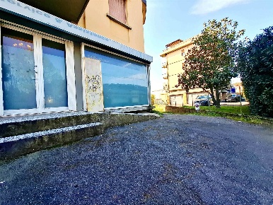 Foto Attività commerciale a Empoli Pontorme - Cortenuova di 166 m²