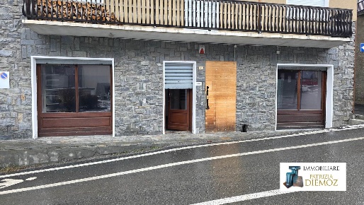 Foto Negozio in Loc. Capoluogo, Valpelline Centro di 89 m² con 2 locali