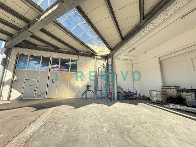 Foto Capannone industriale a Calenzano Centro di 1900 m² con 1 locali