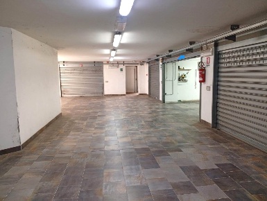 Foto Garage a Cava de' Tirreni Centro di 28 m² con 1 locali in vendita