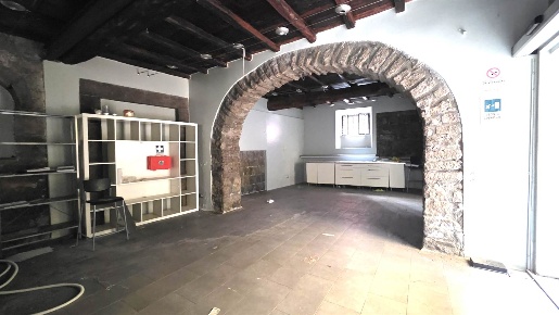 Foto Attività commerciale a Viterbo Sacrario - Piazza della Rocca di 85 m²