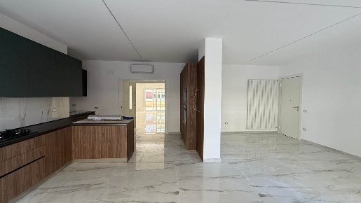 Foto Appartamento in VIA SETTEMBRINI, Caserta Corso Trieste di 240 m²