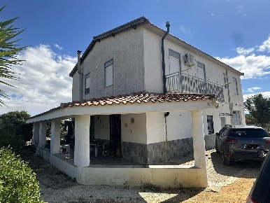 Foto Villa unifamiliare a Naro di 276 m² con 10 locali in vendita